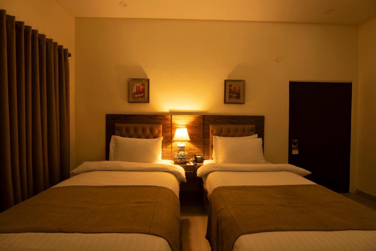 Hotel One Lalazar Multan Exterior photo