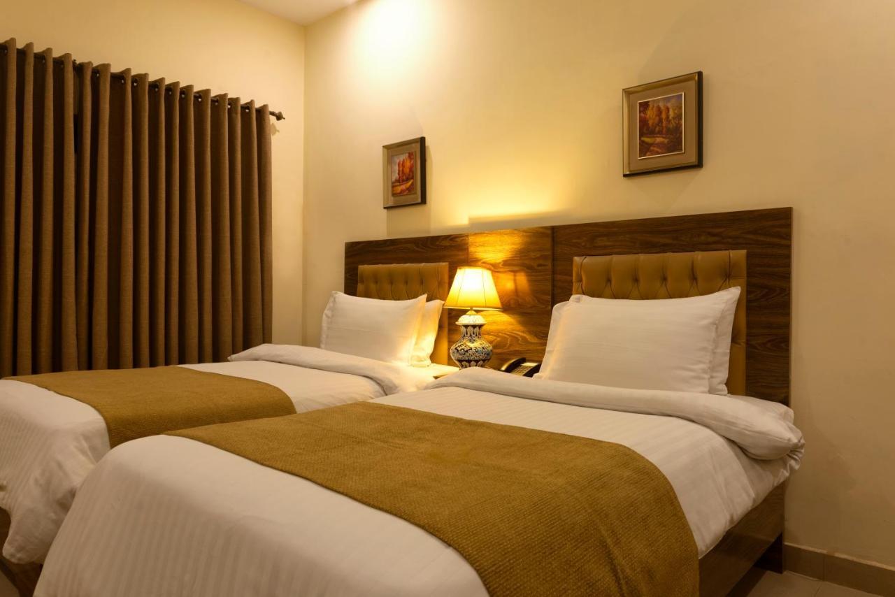 Hotel One Lalazar Multan Exterior photo