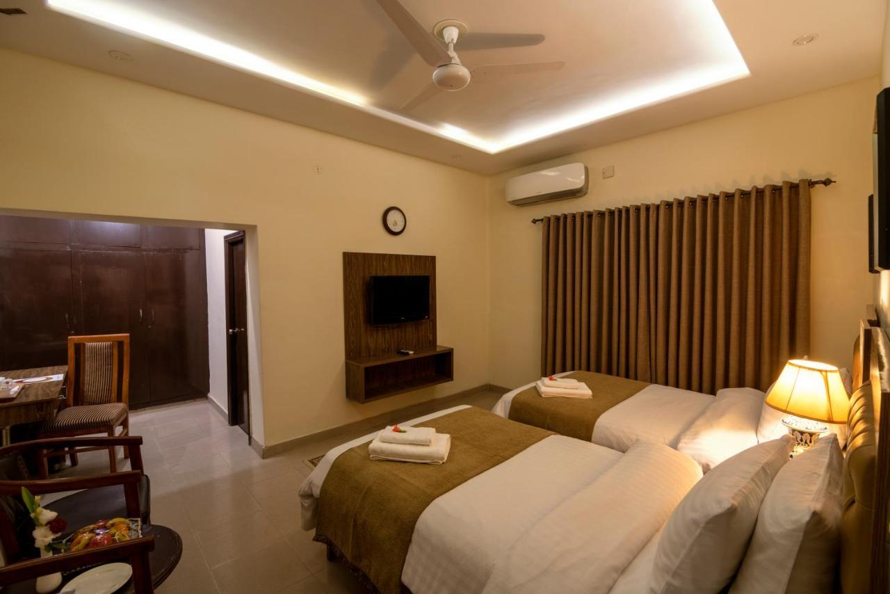 Hotel One Lalazar Multan Exterior photo