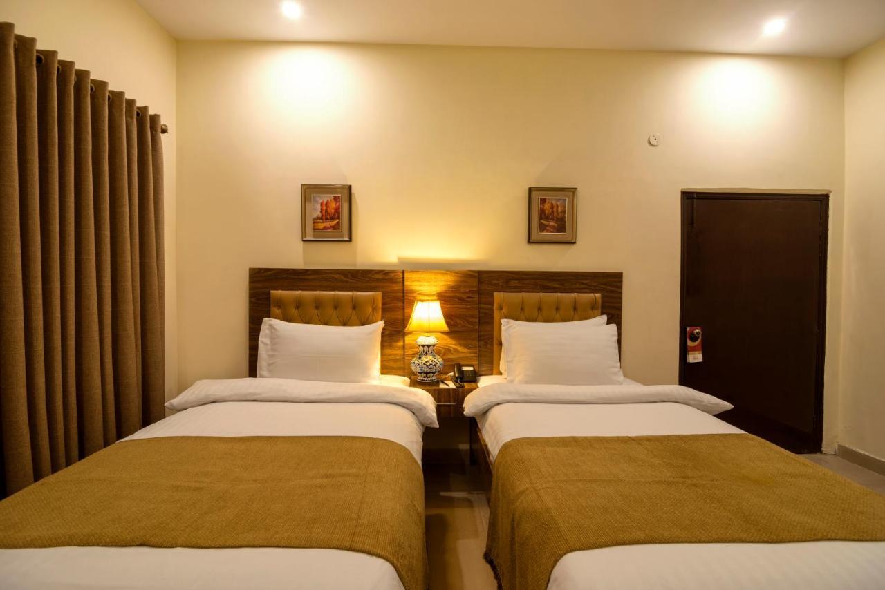 Hotel One Lalazar Multan Exterior photo