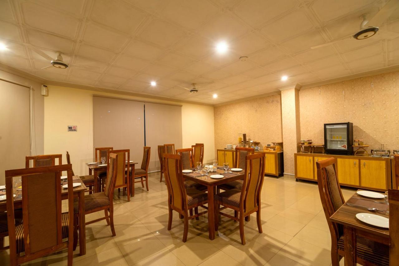 Hotel One Lalazar Multan Exterior photo
