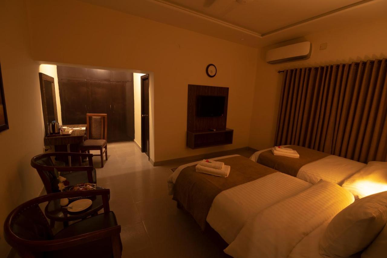 Hotel One Lalazar Multan Exterior photo