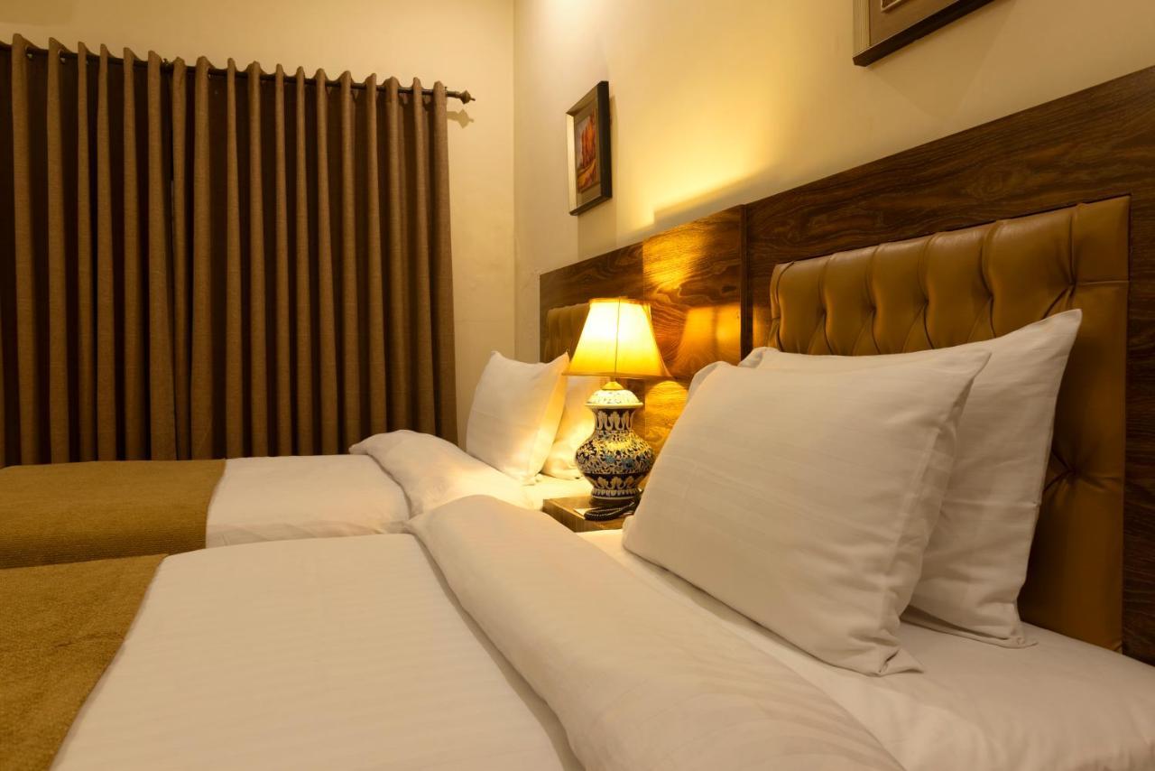 Hotel One Lalazar Multan Exterior photo