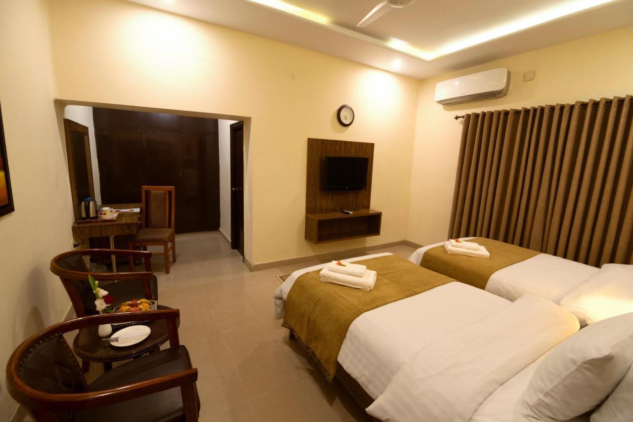 Hotel One Lalazar Multan Exterior photo