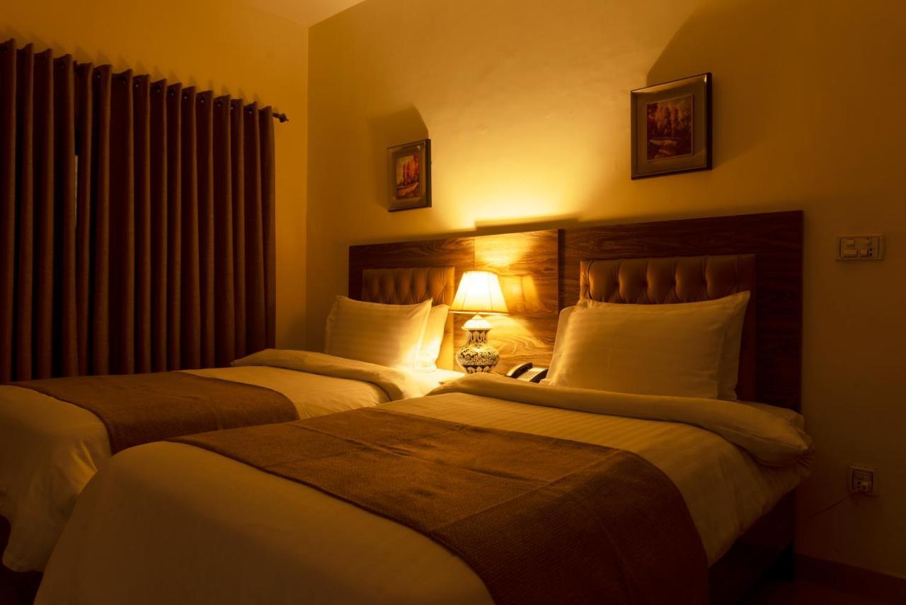 Hotel One Lalazar Multan Exterior photo