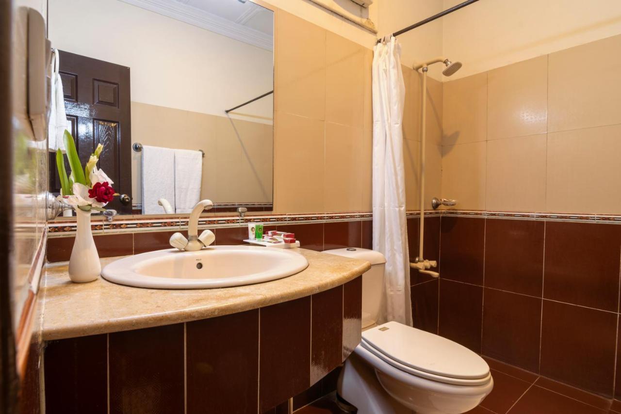 Hotel One Lalazar Multan Exterior photo